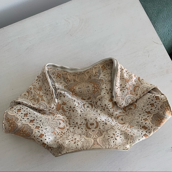 Alexander McQueen De Manta Clutch - Picture 2 of 6